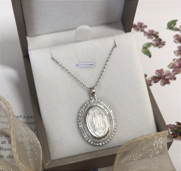 Colar Nossa Senhora de Guadalupe Madrepérola