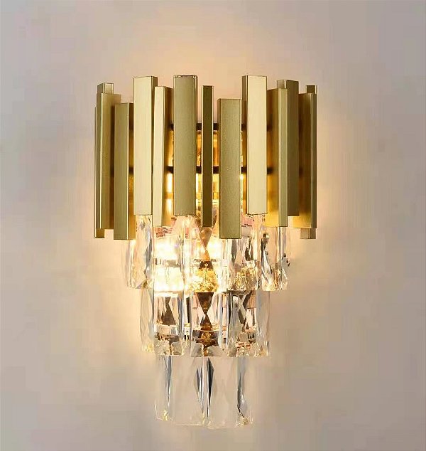Arandela de Parede 30x22cm para 2 Lâmpadas E14 em Metal Dourado e Cristal Transparente
