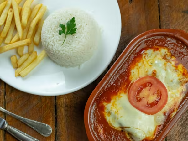 Berinjela à parmegiana.