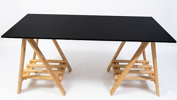 Mesa em pinus com Cavalete