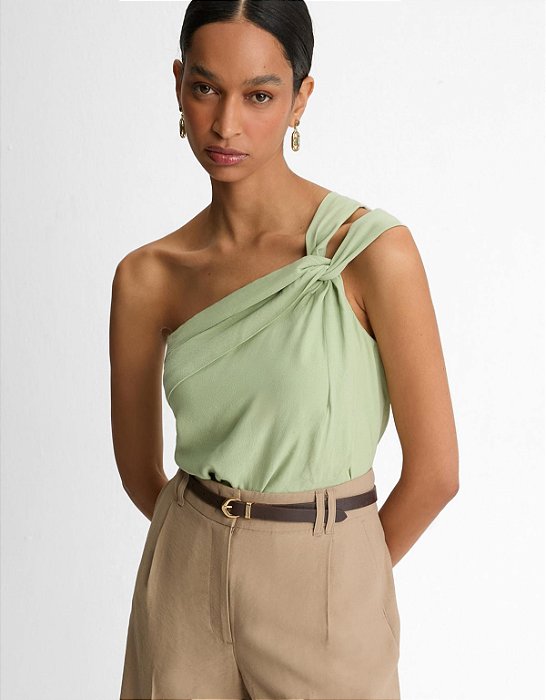 BLUSA ASSIMÉTRICA PREGAS