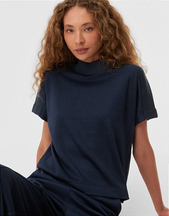 BLUSA RETILÍNEA CANELADO 360