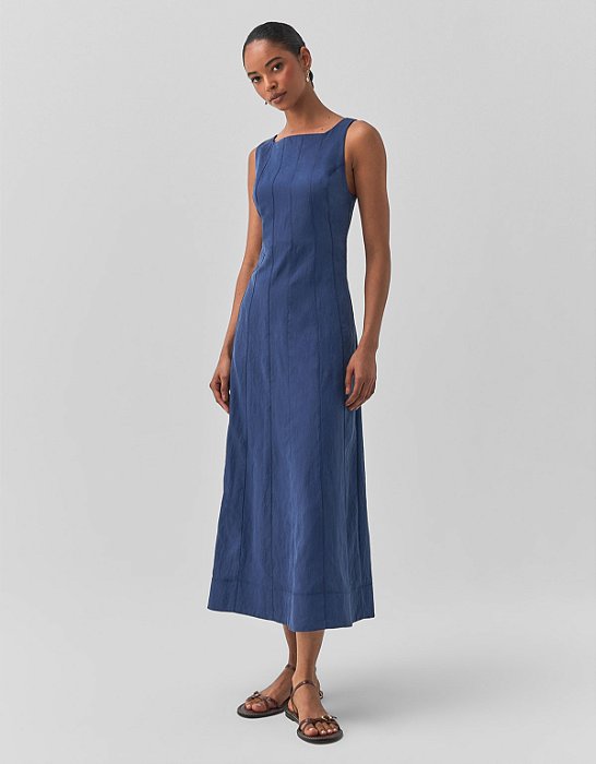 VESTIDO EVASE RECORTES