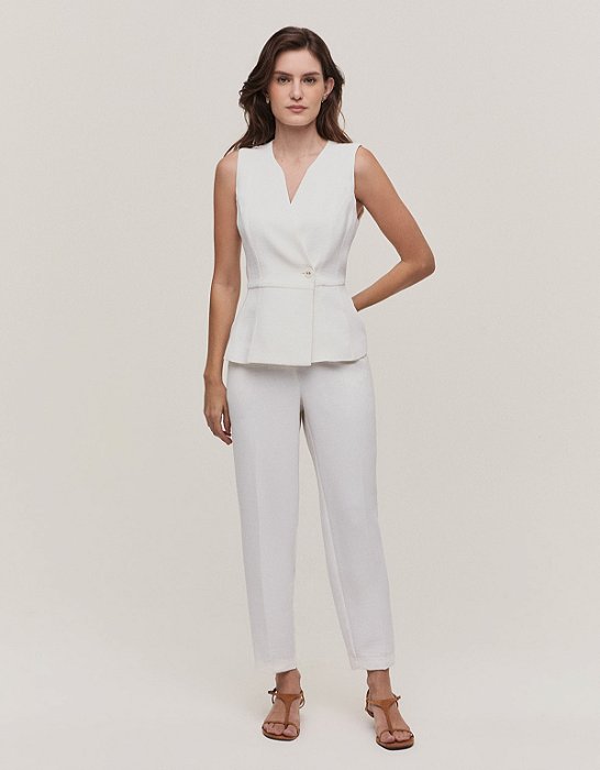 CALÇA SLIM COM PREGA