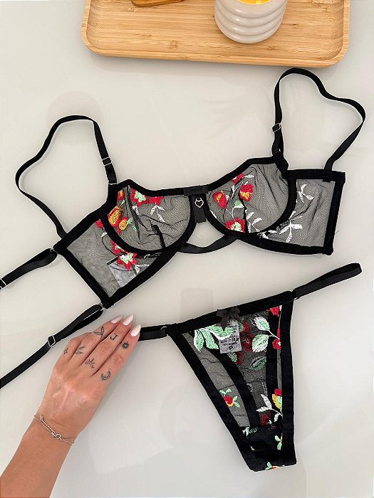Conjunto de Tule Bordado Medusa Preto com Amarelo e Vermelho