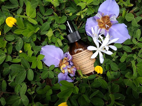 Água perfumada hidratante para os cabelos