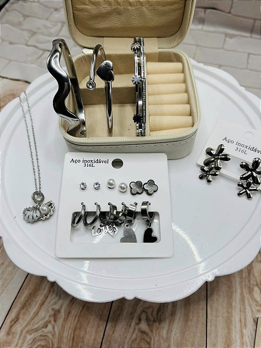 Colar em aço inox elegante e durável
