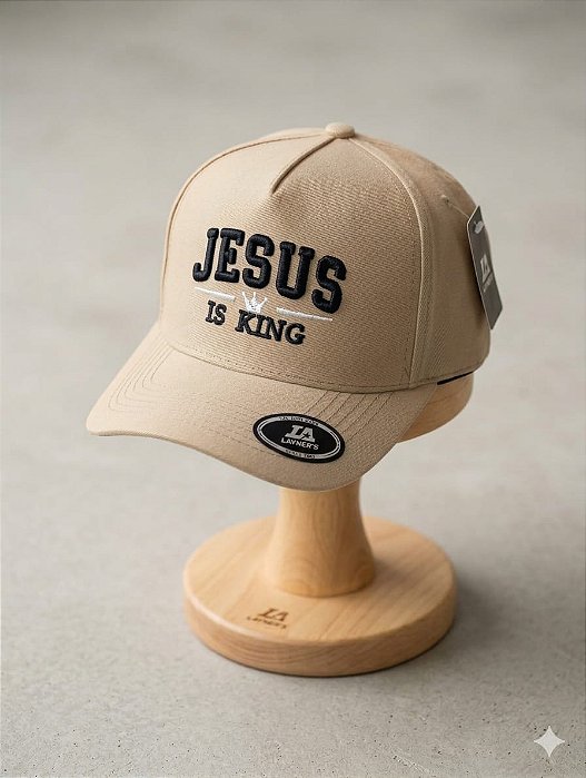 Boné bordado aba curva - jesus is King
