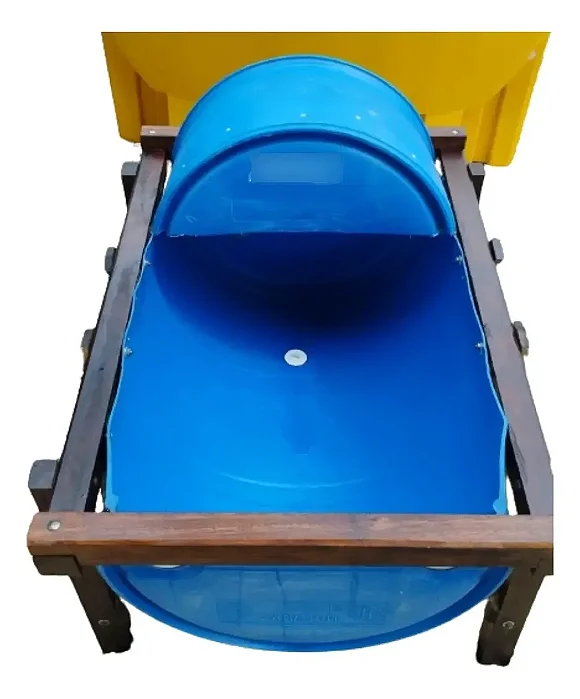 Cocho/bebedouro Automatico 125 Litros C/ Suporte De Madeira