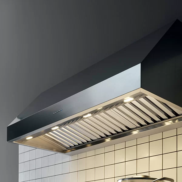 Coifa de Parede em Aço Inoxidável Falmec Zeus Pro 120 cm - Alta Vazão 950 m³/h, Iluminação LED, Controle Eletrônico e Filtros Laváveis