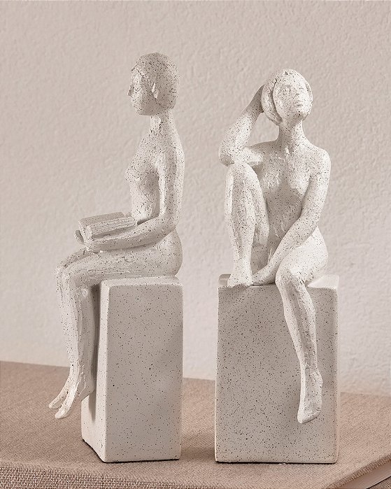 Escultura Decorativa Mulher em Polirresina