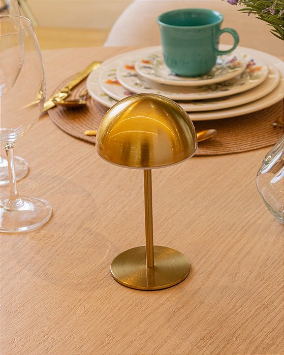 Luminária de Mesa Eclipse Dourada com LED e 3 Tons USB Lyor