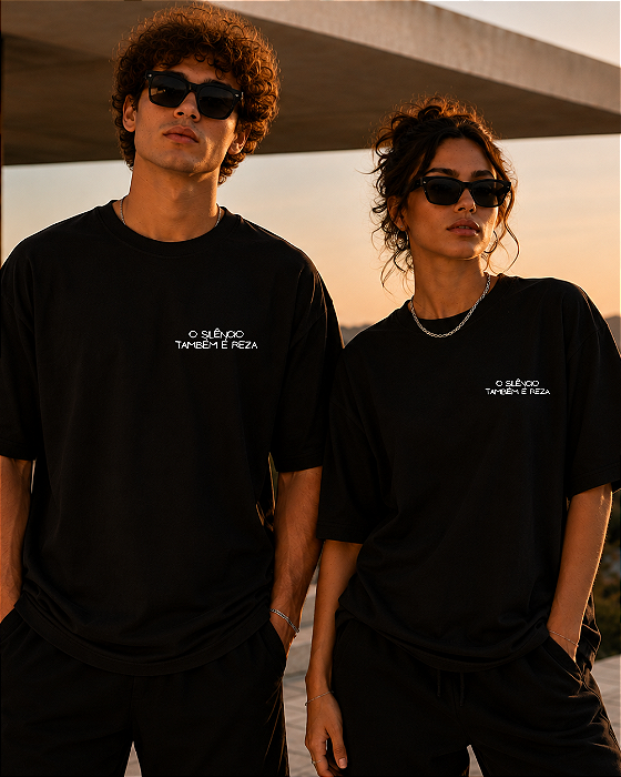 Camiseta Silêncio Também é Reza Preta