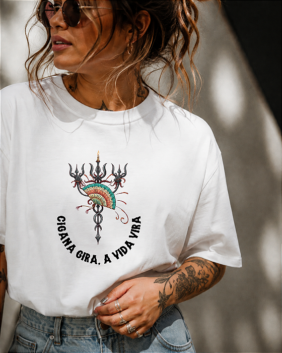 Camiseta Cigana Gira a Vida Vira