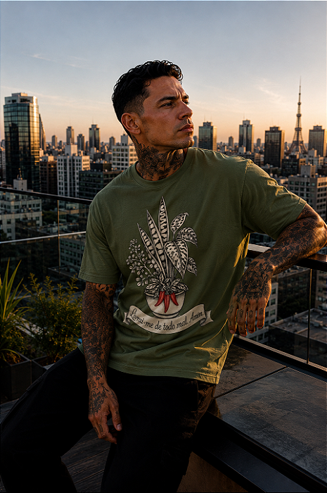 Camiseta Livrai me De Todo Mal Amém