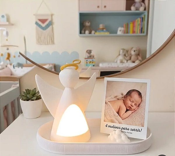Anjo da Guarda & Porta-Retrato Afetivo: O Brilho Sutil que Protege os Sonhos do Seu Bebê
