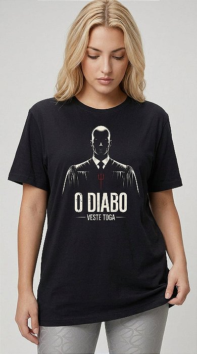 Camiseta Feminina O Diabo Veste Toga