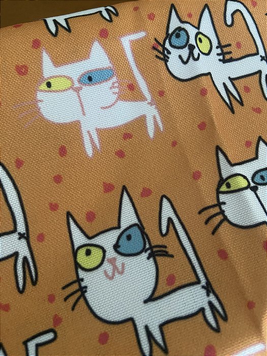 Tecido Gatos olhudos fdo laranja