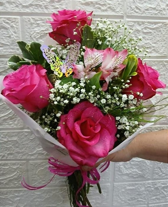 Boque com 4 rosas