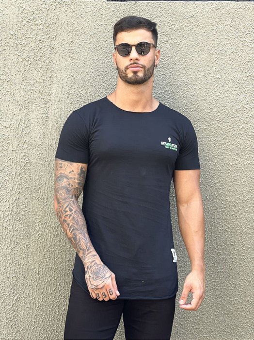 Camiseta Longline Masculina Preta Escritas Colors #