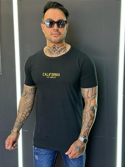 Camiseta Longline Masculina Confort Preta Básica California #