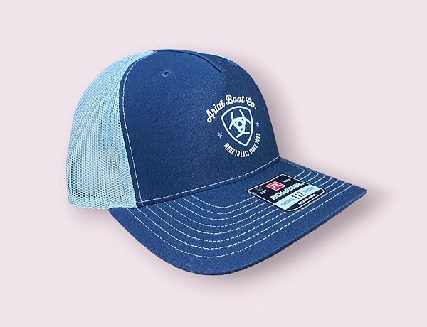 BONE ARIAT AZUL MARINHO