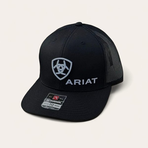 BONE ARIAT PRETO LOGO