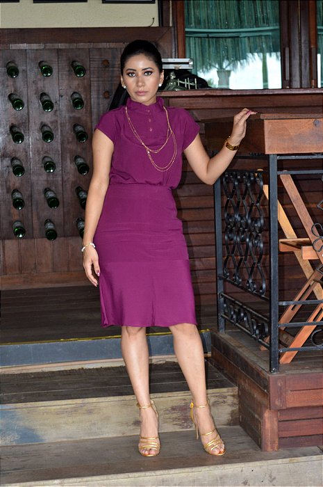Saia Crepe de Viscose Roxa Midi com Nervuras na Frente e Babados