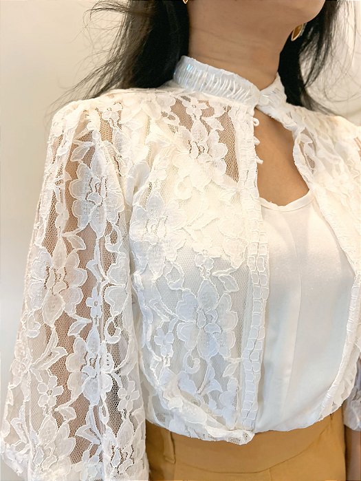 Blusa Renda Branca Blusa Kimono Mangas Evasê com Bordados Manuais na Gola