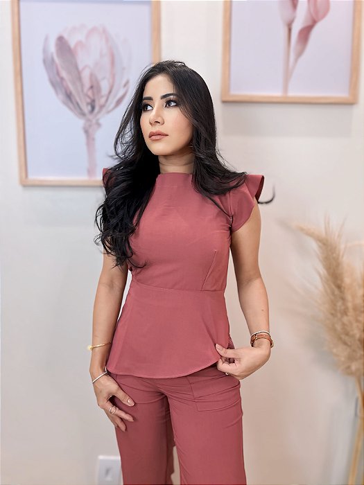 Blusa Alfaiataria Avalom com Manga Babado e Corte Assimétrico Ajustada