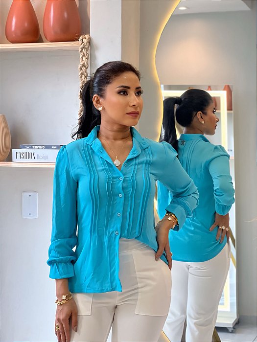Camisa Crepe  Azul-Piscina Manga Longa estilo bata com Nervuras Finas nas Costas e Frente e Elástico nos Punhos