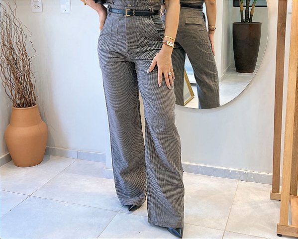 Calça Algodão Xadrez Cáqui e Marinho Pantalona com Cintura Alta com Passantes Bolsos Frontais e Bolsos Traseiros Verdugos Funcionais Cem Por Cento Algodão