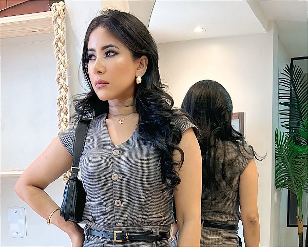 Blusa Algodão Xadrez Cáqui e Marinho Estilo Colete Ajustada com Manguinha e Botões na Frente Cem Por Cento Algodão