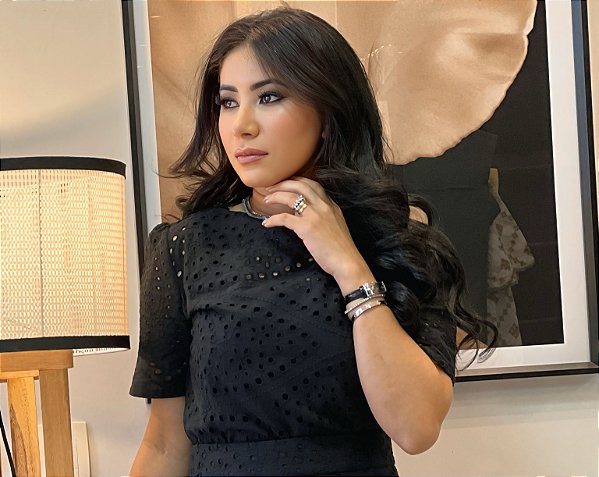 Blusa Lese Preta Mangas Curtas