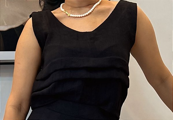 Blusa Viscocrepe  Preta Blusa Cropped Cavada Decote V E Elástico Atrás