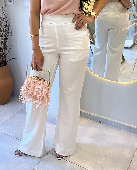 Calça Alfaiataria Mônaco Off White Pantalona Com Bolsos Verdugos Frente E Atrás, Elástico Na Cintura