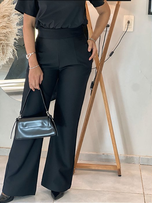 Calça Alfaiataria Mônaco Preto Pantalona Com Bolsos Verdugos Frente E Atrás, Elástico Na Cintura