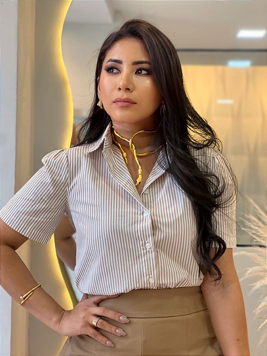 Camisa Tricoline Listras Caqui Com Manga Curta, Gola E Botões Na Frente