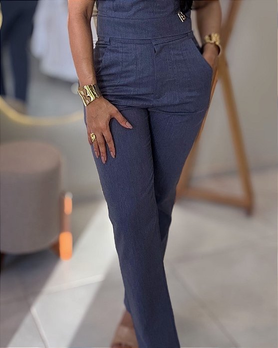 Calça Alfaiataria Azul Jeans Reta Com Abertura Frente, Bolsos Frente E Atrás