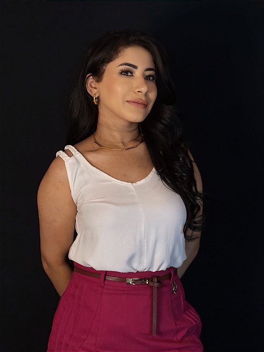 Blusa Viscocrepe Off White Cavada Com Alças Tranças Manuais