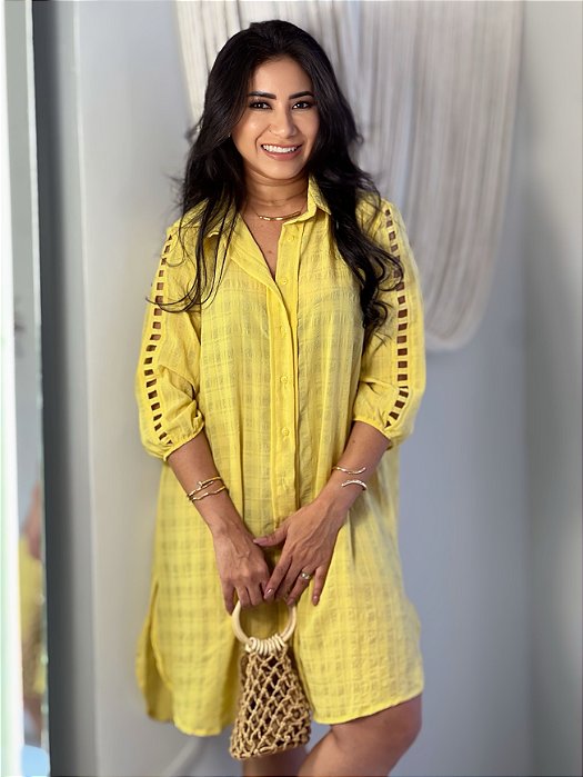 Vestido Crepe Trabalhado Amarelo Chamisiê Com Passantes Na Manga, Corte Oval Na Barra