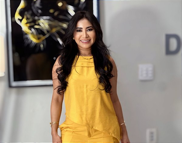 Blusa Alfaiataria Amaranto Mostarda Blusa Cavada Assimétrica Com Nervuras No Colo