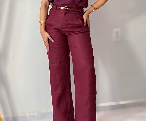 Calça Linho Vinho Pantalona Com Bolsos Verdugos Assimétrico Frente, Bolsos Verdugos Atrás E Elástico Na Cintura
