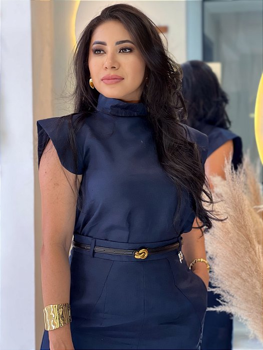 Blusa Linho Azul Marinho Cropped, Manga Curta, Gola Alta Com Nervuras