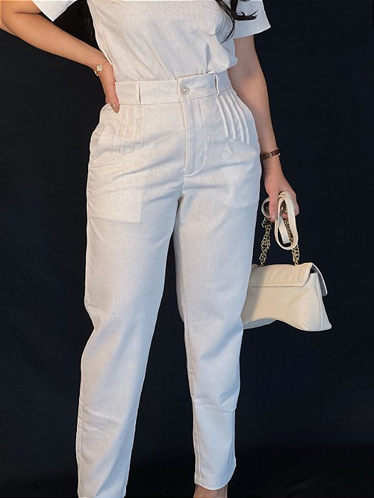 Calça Linho Misto Natural Reta, Fecho Com 2 Botões E Nervuras Na Frente, Bolsos Frente E Traseiro, Elástico Cós Atrás