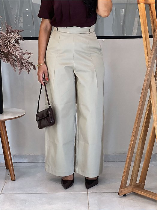 Calça Alfaiataria Areia Pantalona Evasê Com Passantes E Bolsos Frente