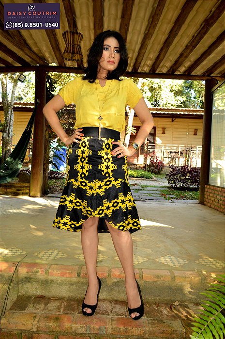 Saia Midi Peplum Bordada em Renda Amarela