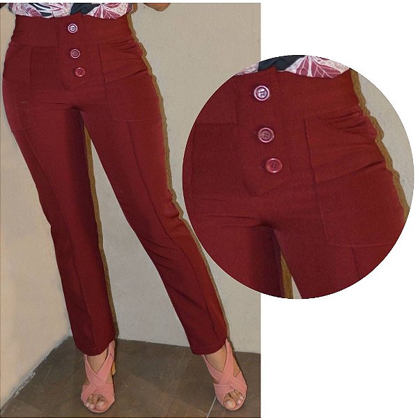 Calça Alfaiataria Vinho Reta com Cortes Assimetricos nos Bolsos e Fechamento Reforçado com Botões