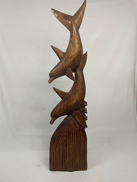 Escultura de Golfinhos em madeira