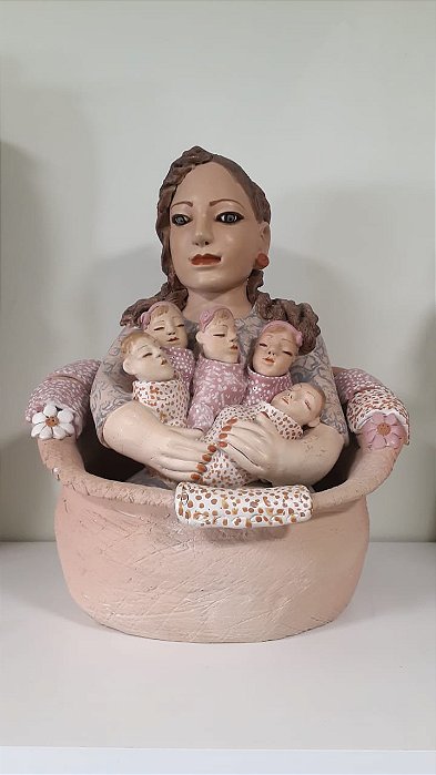 Mãe com filhos em cerâmica/ Vale de Jequitinhonha MG